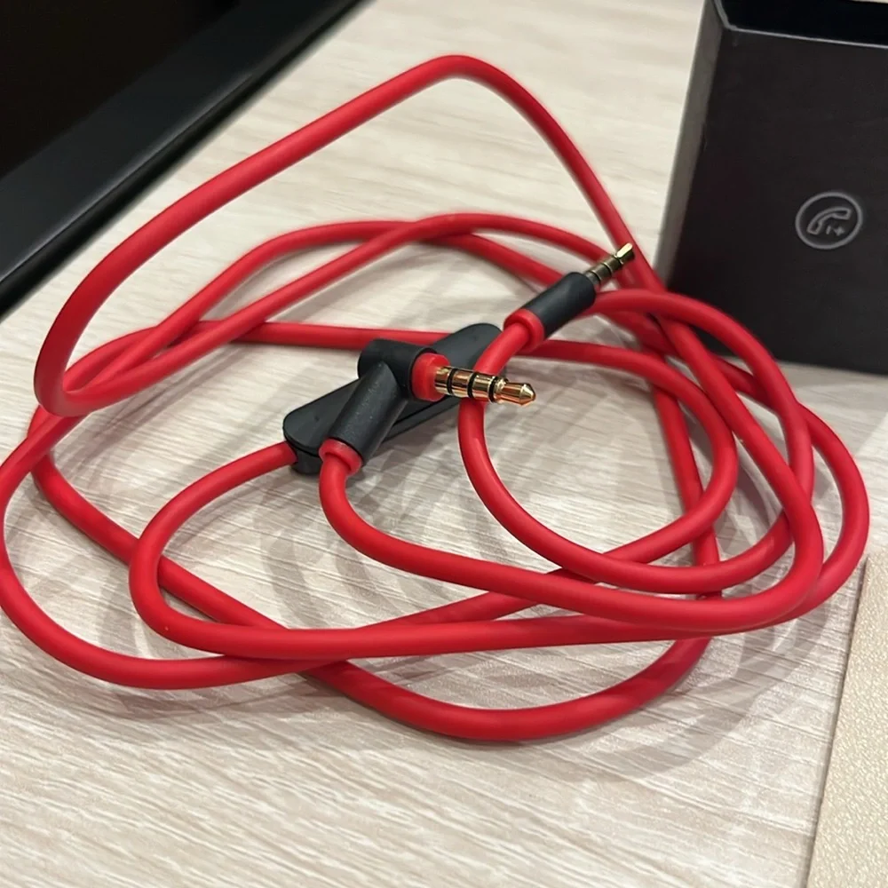 Beats Remote Talk Cable Red Sports Mobile Phone